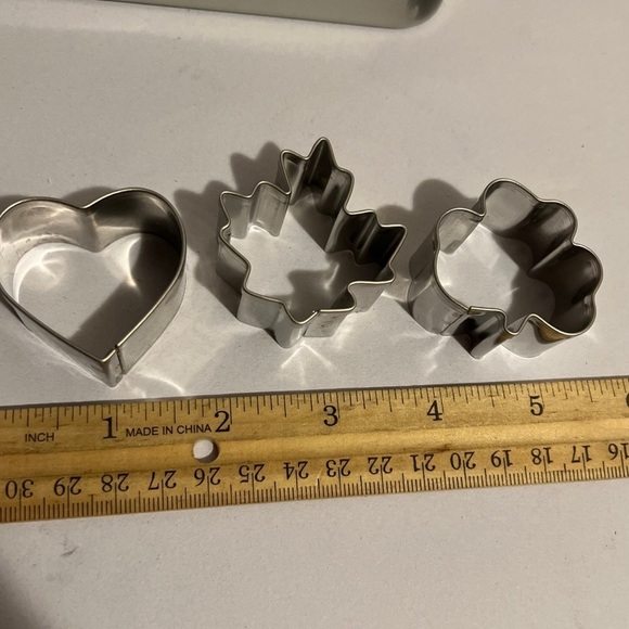 Pampered Chef Creative Cutters Set #1095 Mini Cookie Cutter Shapes ~ Set Of 8 - Picture 3 of 7